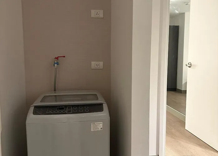 New Modern Luxurious 1 Bedroom With Wifi And Netflix